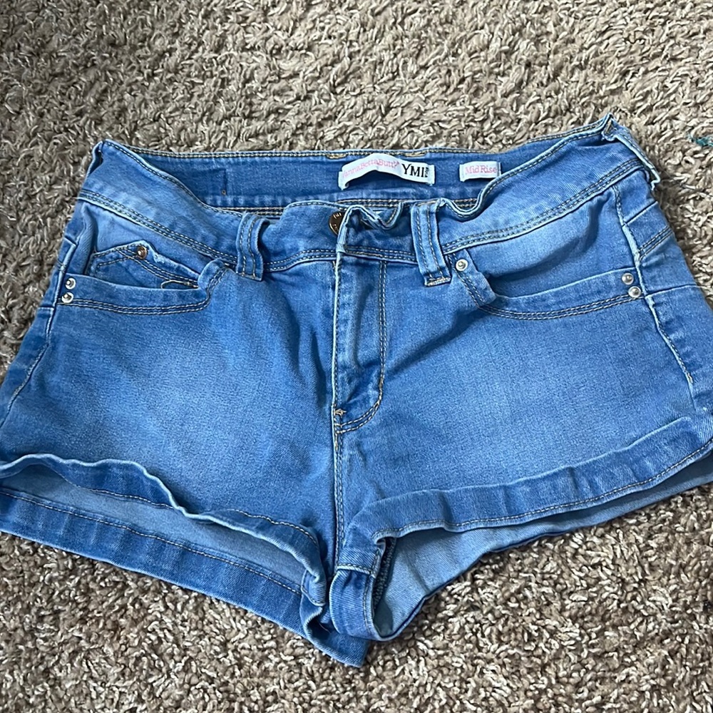 YMI shorts (butt lifting)